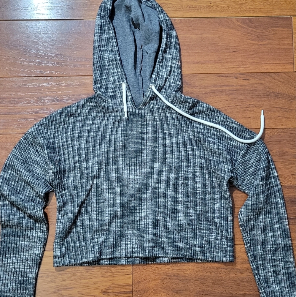 BDG Gray Cropped Pullover in size Small